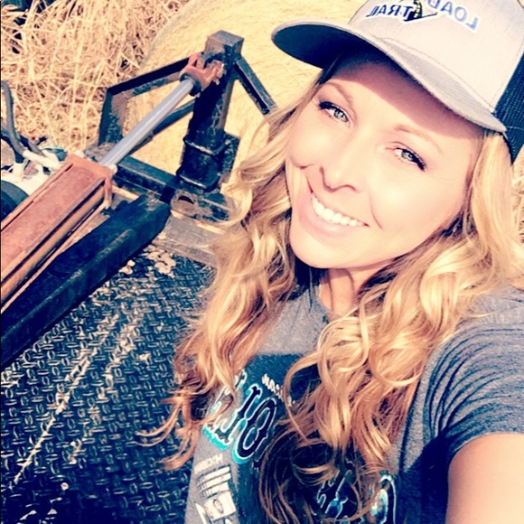 Meet your Posher, Stephanie - Picture 6 of 7